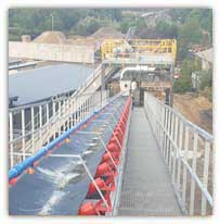 Główny przenośnik paliwa. Widok w dół.